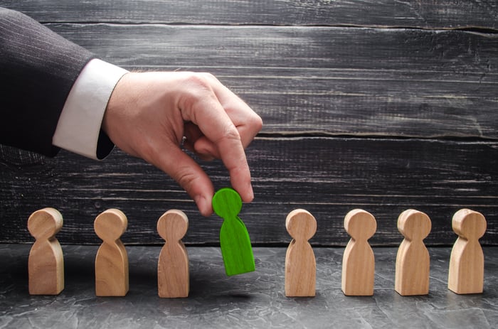 How To Help Your Business Stand Out From The Crowd When Recruiting